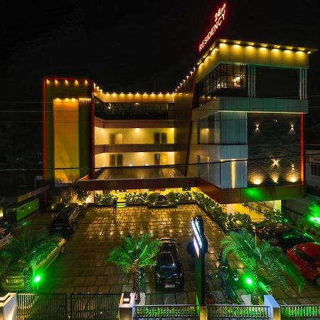 Hotel 24Inn Residency Pathanāmthitta エクステリア 写真